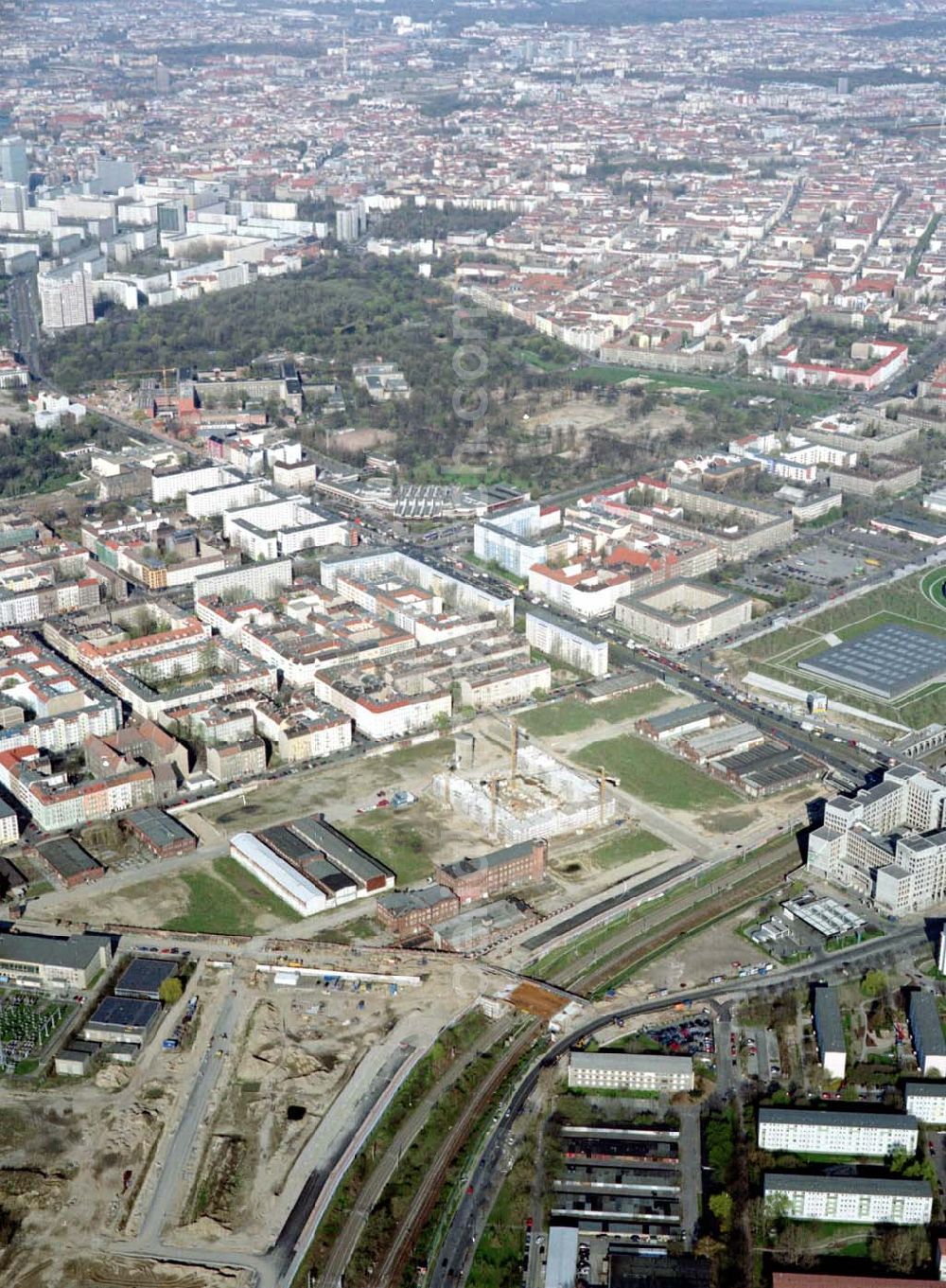 Aerial photograph Berlin - Lichtenberg - Stadtentwicklungsgebiet an der Eldenaer Straße / Landsberger Allee in Berlin - Lichtenberg (Gelände der alten Schlachthöfe) - ein Projekt der SES Stadtentwicklungsgesellschaft Eldenaer Straße mbH, Thaerstraße 3ß / 31 in 10249 BERLIN, Tel.: 030 42846133