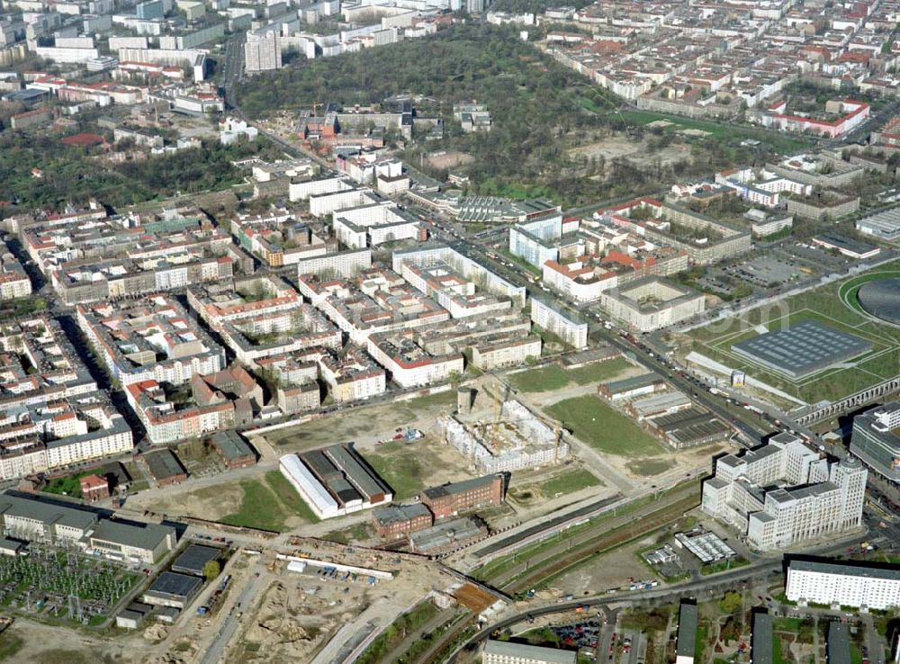 Berlin - Lichtenberg from above - Stadtentwicklungsgebiet an der Eldenaer Straße / Landsberger Allee in Berlin - Lichtenberg (Gelände der alten Schlachthöfe) - ein Projekt der SES Stadtentwicklungsgesellschaft Eldenaer Straße mbH, Thaerstraße 3ß / 31 in 10249 BERLIN, Tel.: 030 42846133