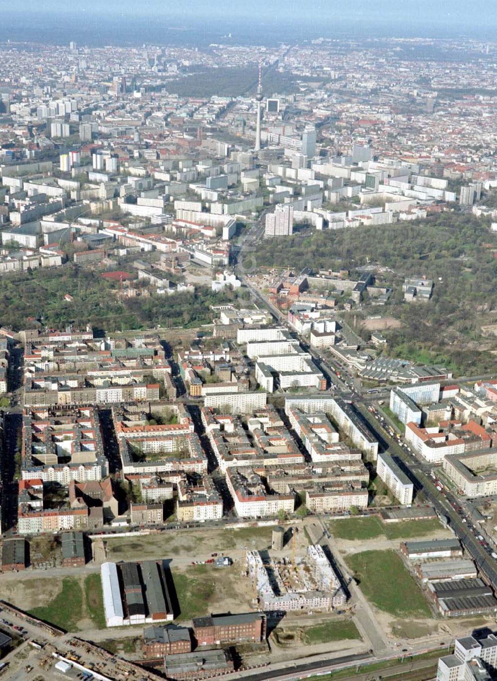 Berlin - Lichtenberg from the bird's eye view: Stadtentwicklungsgebiet an der Eldenaer Straße / Landsberger Allee in Berlin - Lichtenberg (Gelände der alten Schlachthöfe) - ein Projekt der SES Stadtentwicklungsgesellschaft Eldenaer Straße mbH, Thaerstraße 3ß / 31 in 10249 BERLIN, Tel.: 030 42846133