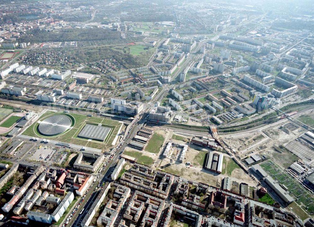 Berlin - Lichtenberg from the bird's eye view: Stadtentwicklungsgebiet an der Eldenaer Straße / Landsberger Allee in Berlin - Lichtenberg (Gelände der alten Schlachthöfe) - ein Projekt der SES Stadtentwicklungsgesellschaft Eldenaer Straße mbH, Thaerstraße 3ß / 31 in 10249 BERLIN, Tel.: 030 42846133