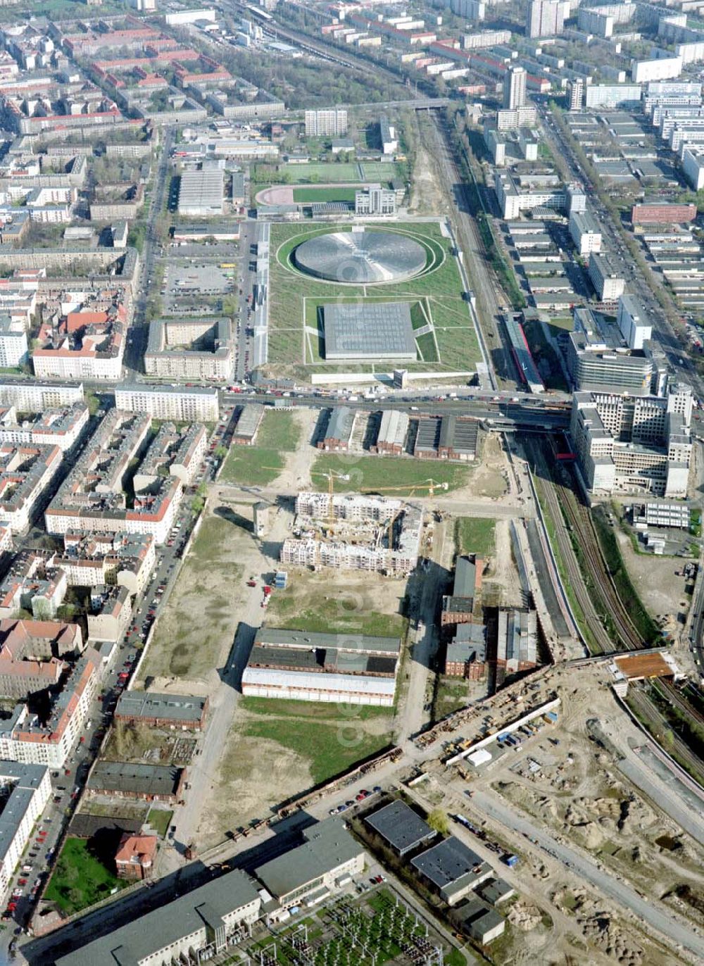 Aerial photograph Berlin - Lichtenberg - Stadtentwicklungsgebiet an der Eldenaer Straße / Landsberger Allee in Berlin - Lichtenberg (Gelände der alten Schlachthöfe) - ein Projekt der SES Stadtentwicklungsgesellschaft Eldenaer Straße mbH, Thaerstraße 3ß / 31 in 10249 BERLIN, Tel.: 030 42846133