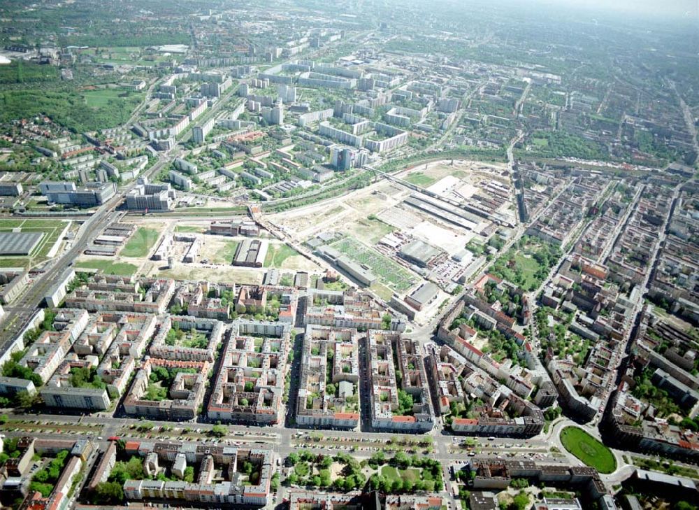 Berlin - Lichtenberg from the bird's eye view: Stadtentwicklungsgebiet an der Eldenaer Straße / Landsberger Allee in Berlin - Lichtenberg (Gelände der alten Schlachthöfe) - ein Projekt der SES Stadtentwicklungsgesellschaft Eldenaer Straße mbH, Thaerstraße 3ß / 31 in 10249 BERLIN, Tel.: 030 42846133