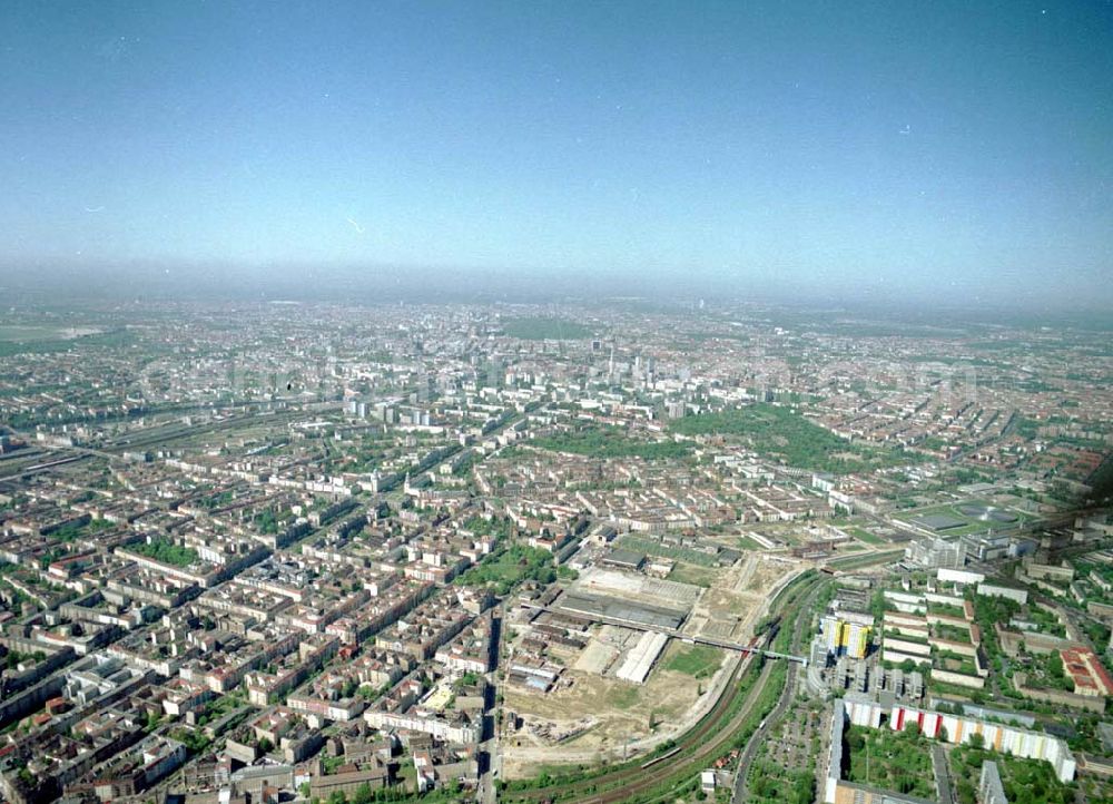 Aerial photograph Berlin - Lichtenberg - Stadtentwicklungsgebiet an der Eldenaer Straße / Landsberger Allee in Berlin - Lichtenberg (Gelände der alten Schlachthöfe) - ein Projekt der SES Stadtentwicklungsgesellschaft Eldenaer Straße mbH, Thaerstraße 3ß / 31 in 10249 BERLIN, Tel.: 030 42846133