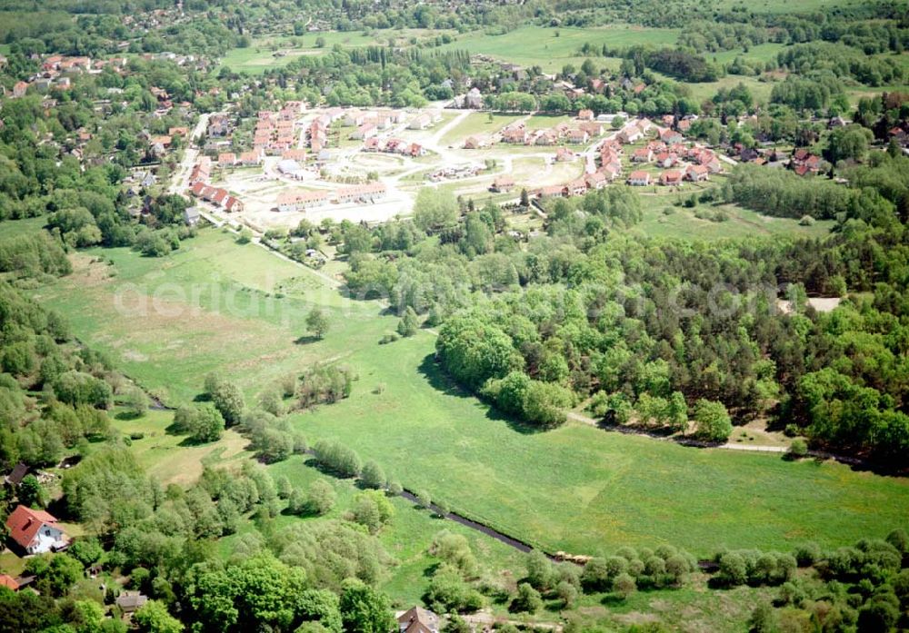 Aerial image Schildow / Brandenburg - Wohngebiet Schildower Pfaffenwald der Schildow Wohnungsbau GmbH & Co KG an der Franz - Schmidt-Straße 30 in 16552 Schildow. 033056-89857