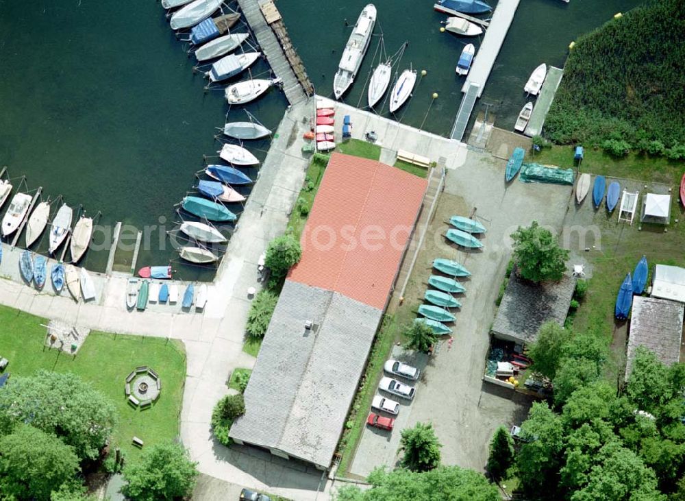 Waren / Müritz from above - Yachthafen der Sail Point Wassersportservice in Waren an der Müritz. Postanschrift: Gerhard-Hauptmann-Allee 27 in 17192 Waren, Tel.: 03991-666690 oder 0172- 8036633