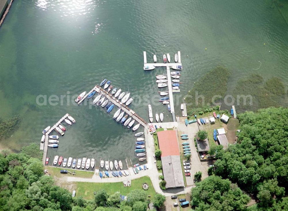 Aerial photograph Waren / Müritz - Yachthafen der Sail Point Wassersportservice in Waren an der Müritz. Postanschrift: Gerhard-Hauptmann-Allee 27 in 17192 Waren, Tel.: 03991-666690 oder 0172- 8036633