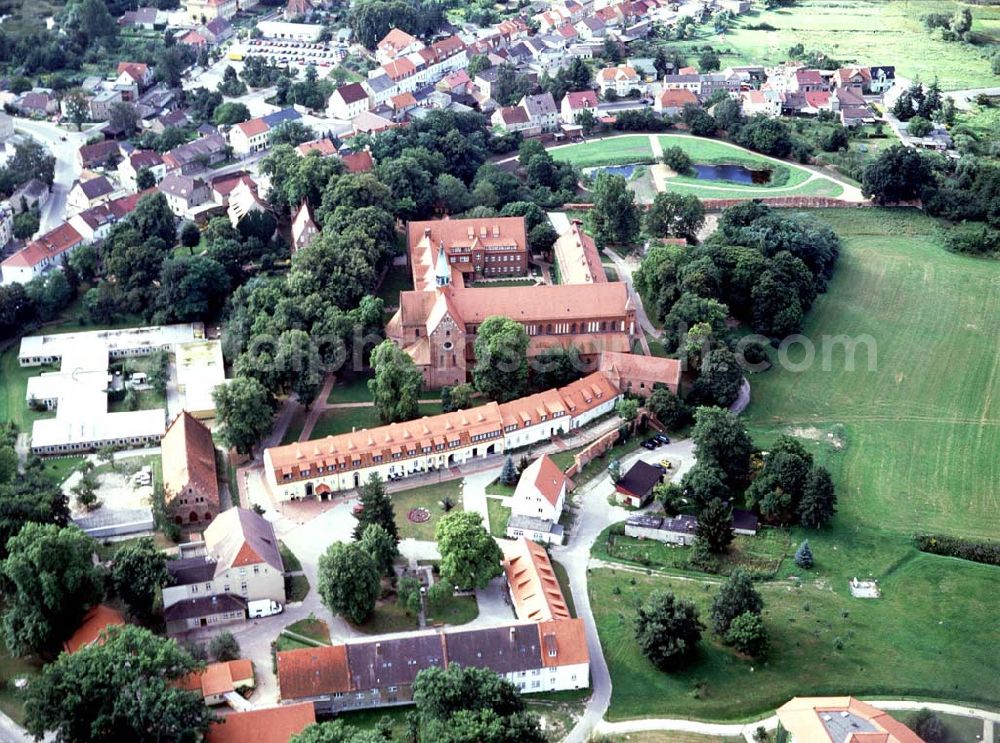 Aerial photograph Lehnin / BRB - Luise-Henrietten-Stiftes am Klosterkirchplatz 1-19 in 14797 Lehnin.Postanschrift: Luise-Henrietten-Sift, Klosterkirchplatz 17, 14797 Lehnin, Tel.: 03382-768810