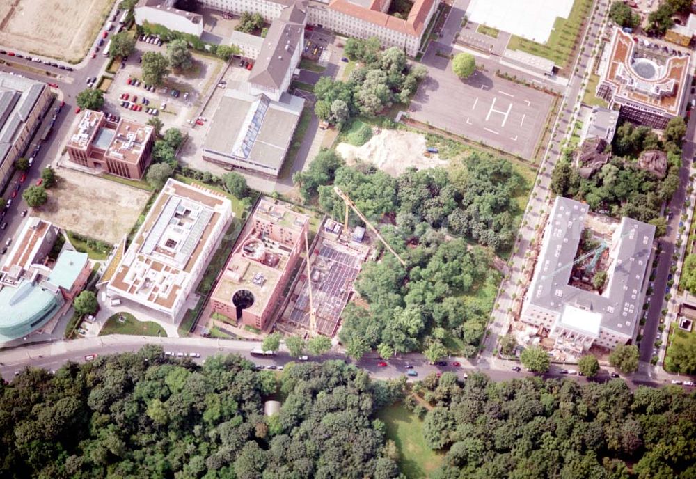 Aerial image Berlin - Tiergarten - Botschaften im Berliner Tiergarten mit der Baustelle der Botschaft der Republik Südafrika (unten Mitte) an der Tiergartenstraße 17A, 18 in Berlin Tiergarten. Ein Projekt der Firma FÜSSLER GmbH & Co (Weinbrennerstraße 18 in 76135 Karlsruhe, Tel.: 0721-85004133)