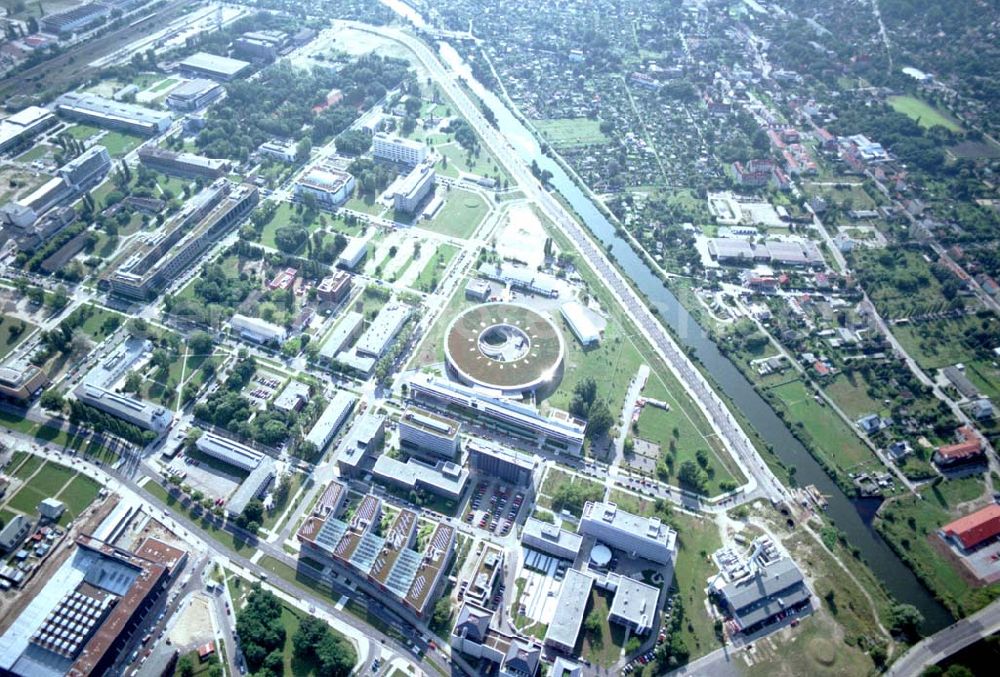 Aerial photograph Berlin - Gelände des Berliner Elektronenspeicherring-Gesellschaft für Synchrotronstrahlung mbH (BESSY (030) 82004-0 Albert-Einstein-Str 15, 12489 Berlin BERLIN