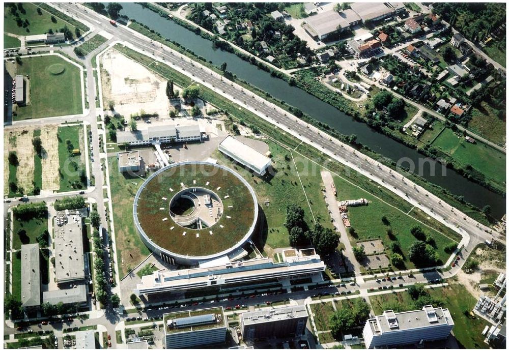 Aerial photograph Berlin - Gelände des Berliner Elektronenspeicherring-Gesellschaft für Synchrotronstrahlung mbH (BESSY (030) 82004-0 Albert-Einstein-Str 15, 12489 Berlin BERLIN