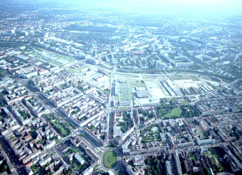 Aerial photograph Berlin - 16.08.2002 / Stadtentwicklungsgebiet an der Eldenaer Straße / Landsberger Allee in Berlin - Lichtenberg (Gelände der alten Schlachthöfe) - ein Projekt der SES Stadtentwicklungsgesellschaft Eldenaer Straße mbH, Thaerstraße 3ß / 31 in 10249 BERLIN, Tel.: 030 42846133