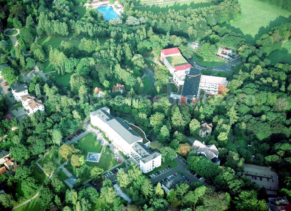 Aerial image Friedrichroda / Thüringen - 07.09.2002 Gelände des Krankenhaus Waltershausen-Friedrichroda GmbH (03623) 350-0 Reinhardsbrunner Str. 14 99894 Friedrichroda