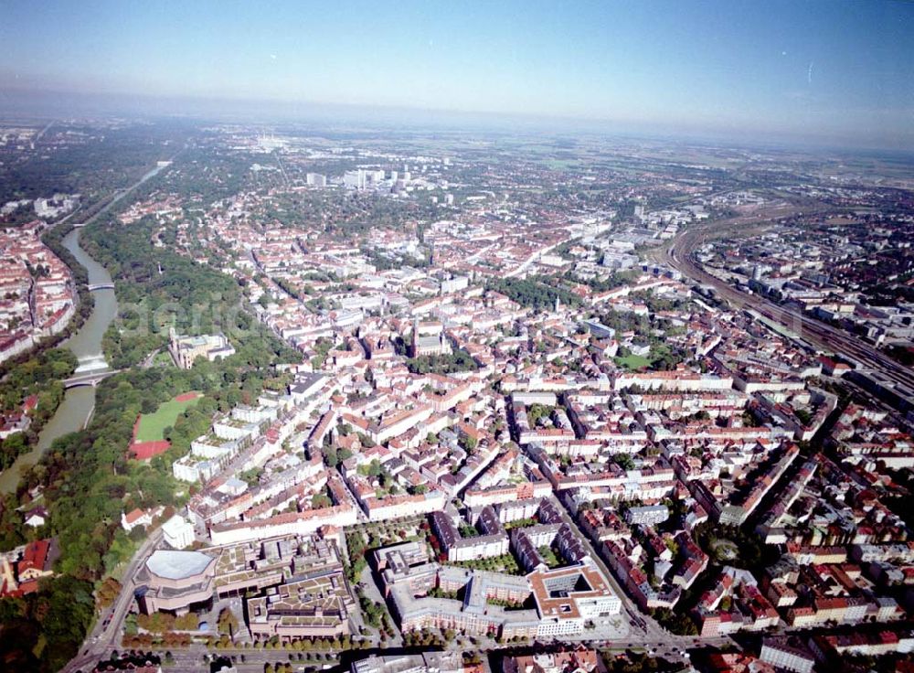 München from the bird's eye view: City Hilton Hotel in München Rosenheimer Str. 15 812667 München