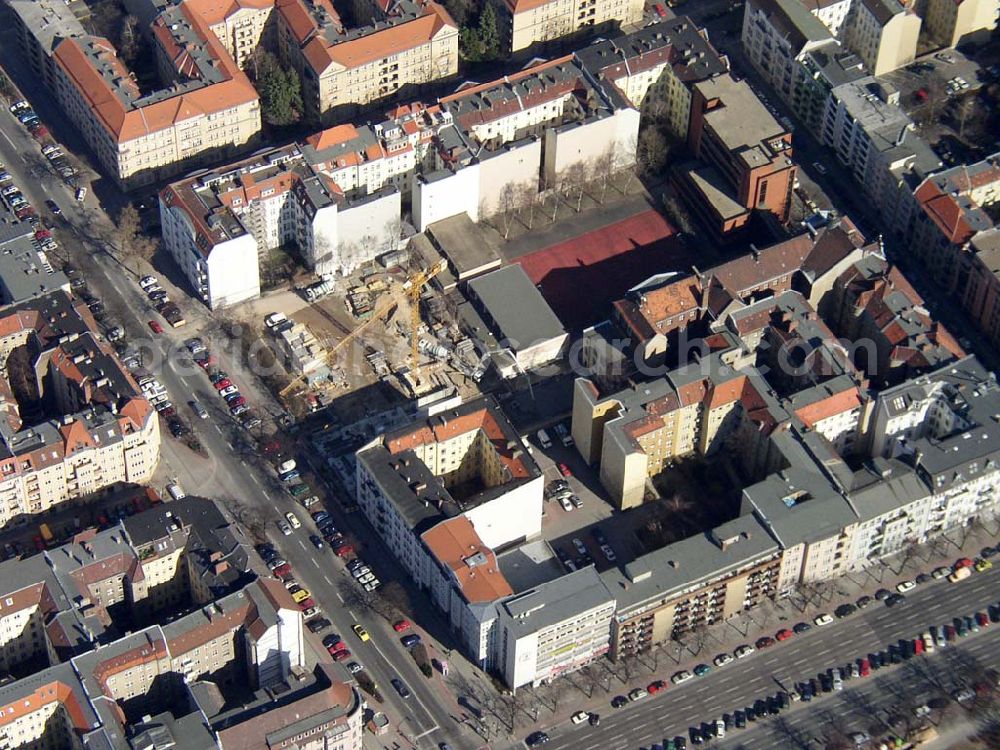 Berlin - Charlottenburg from the bird's eye view: 22.03.03 Berlin - Charlottenburg Neubau eines Büro- und Geschäftshauses am Kaiserdamm/Charlottenstraße