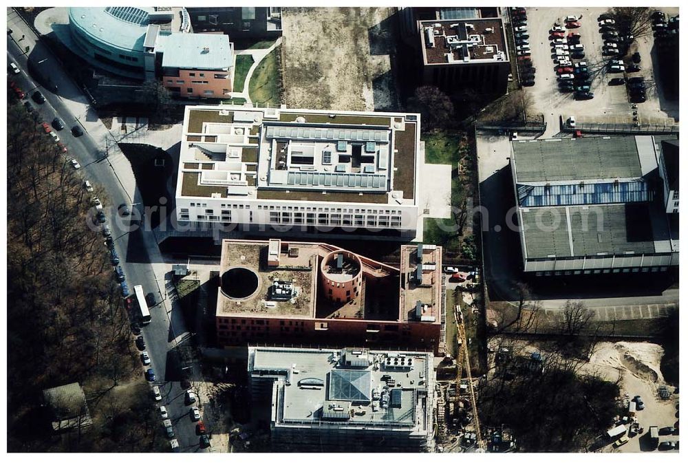 Berlin - Tiergarten from above - Österreichische Botschaft, Landesvertretung Baden-Würtemberg, Indische Botschaft, Bau der Botschaft der Republik Südafrika an der Tiergartenstraße 17A, 18 in Berlin Tiergarten. Ein Projekt der Firma FÜSSLER GmbH & Co (Weinbrennerstraße 18 in 76135 Karlsruhe, Tel.: 0721-85004133)