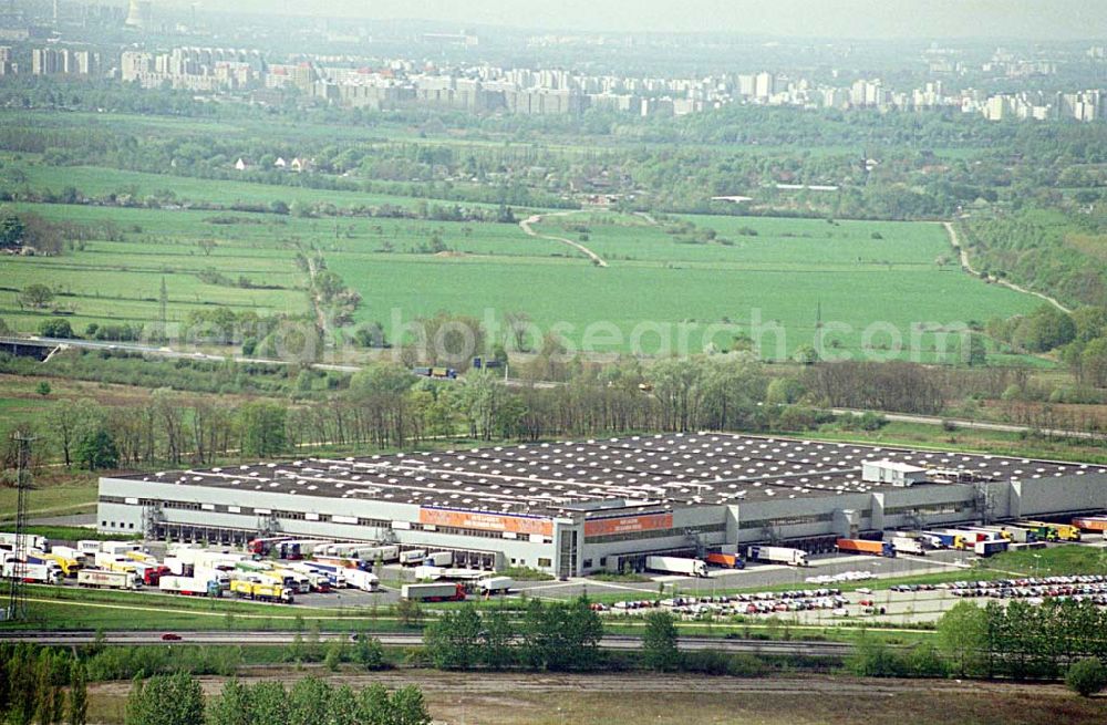 Aerial photograph Berlin - Pankow - 02.Mai 2003 Logistikzentrum der BLEG im Gewerbegebiet Pankow- Nord an der Autobahnabfahrt Pankow am nördlichen Berliner Ring.