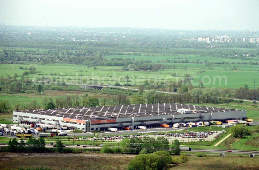 Berlin - Pankow from the bird's eye view: 02.Mai 2003 Logistikzentrum der BLEG im Gewerbegebiet Pankow- Nord an der Autobahnabfahrt Pankow am nördlichen Berliner Ring.