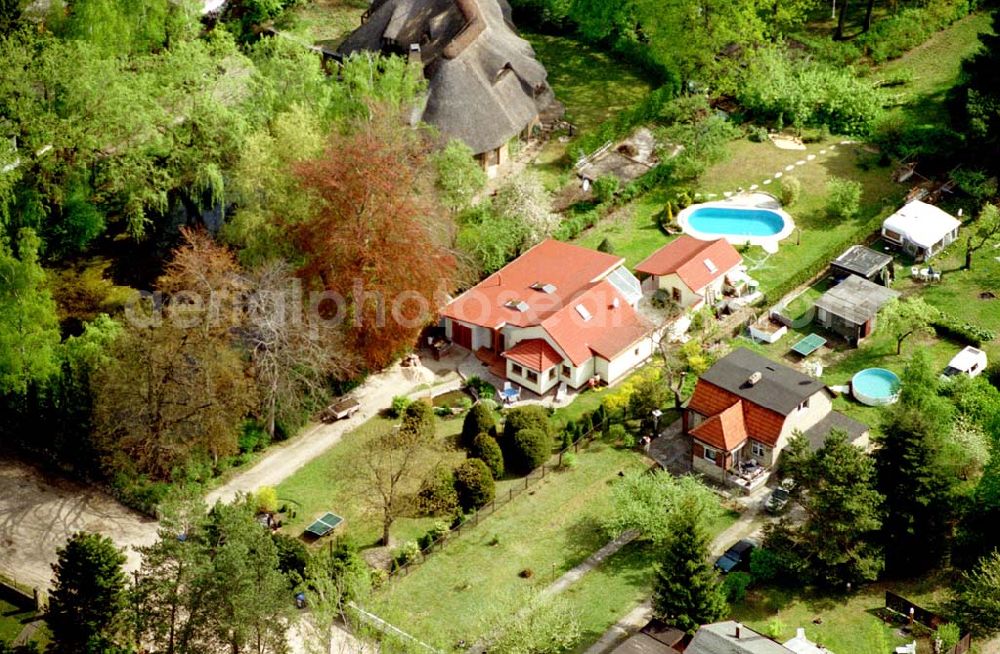 Aerial photograph Schildow / Brandenburg - 02.Mai 2003 Schildow / Brandenburg (nördl. von Berlin) Wohnhaus der Fam. Rücker In den Klötzen Nr. 11 in Schildow / BRB