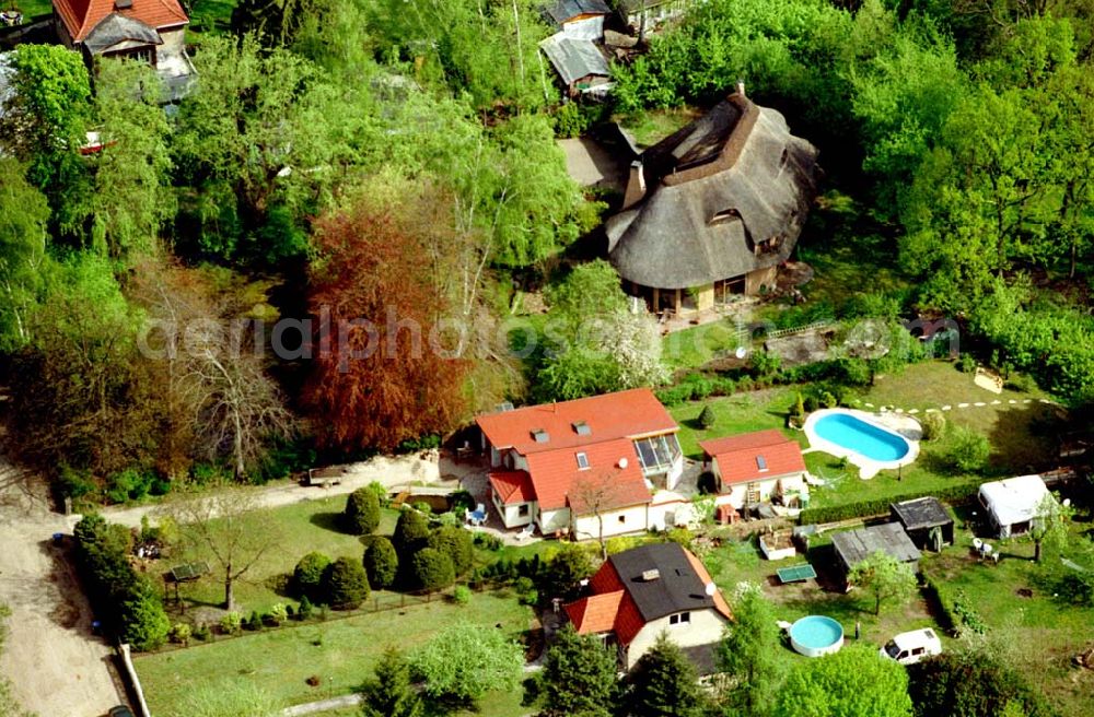 Schildow / Brandenburg from the bird's eye view: 02.Mai 2003 Schildow / Brandenburg (nördl. von Berlin) Wohnhaus der Fam. Rücker In den Klötzen Nr. 11 in Schildow / BRB