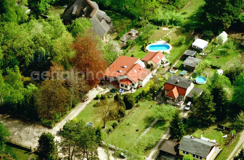 Schildow / Brandenburg from the bird's eye view: 02.Mai 2003 Schildow / Brandenburg (nördl. von Berlin) Wohnhaus der Fam. Rücker In den Klötzen Nr. 11 in Schildow / BRB