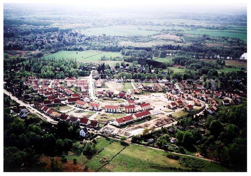 Aerial photograph Schildow / Brandenburg - Wohngebiet Schildower Pfaffenwald der Schildow Wohnungsbau GmbH & Co KG an der Franz-Schmidt-Straße 30 in 16552 Schildow. 033056-89857