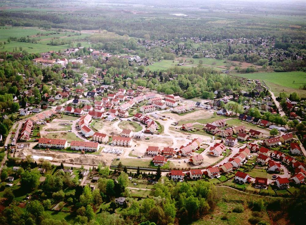 Schildow / Brandenburg from above - Wohngebiet Schildower Pfaffenwald der Schildow Wohnungsbau GmbH & Co KG an der Franz-Schmidt-Straße 30 in 16552 Schildow. 033056-89857