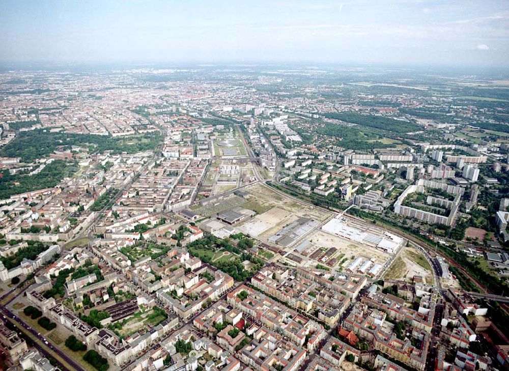 Aerial image Berlin - Lichtenberg - Stadtentwicklungsgebiet an der Eldenaer Straße / Landsberger Allee in Berlin Lichtenberg (Gelände der alten Schlachthöfe) - ein Projekt der SES Stadtentwicklungsgesellschaft Eldenaer Straße mbH, Thaerstraße 30/31 in 10249 BERLIN, Tel.: 030 42846133