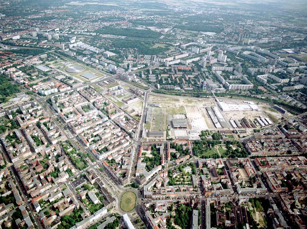 Berlin - Friedrichshain from the bird's eye view: Stadtentwicklungsgebiet an der Eldenaer Straße / Landsberger Allee in Berlin Friedrichshain (Gelände der alten Schlachthöfe) - ein Projekt der SES Stadtentwicklungsgesellschaft Eldenaer Straße mbH, Thaerstraße 30/31 in 10249 BERLIN, Tel.: 030 42846133