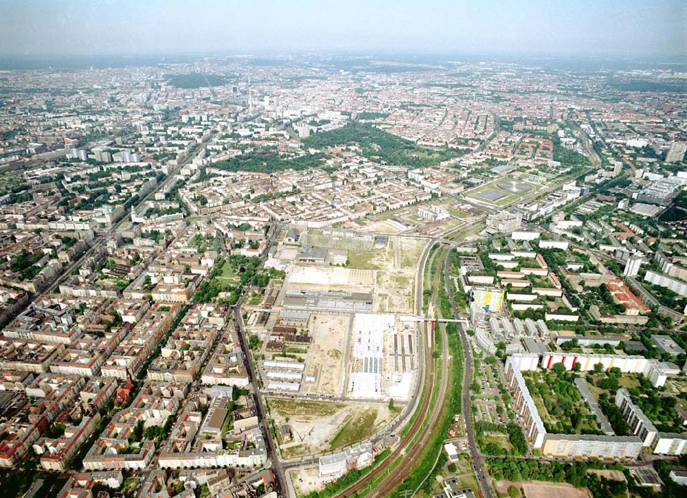 Aerial photograph Berlin - Friedrichshain - Stadtentwicklungsgebiet an der Eldenaer Straße / Landsberger Allee in Berlin Friedrichshain (Gelände der alten Schlachthöfe) - ein Projekt der SES Stadtentwicklungsgesellschaft Eldenaer Straße mbH, Thaerstraße 30/31 in 10249 BERLIN, Tel.: 030 42846133