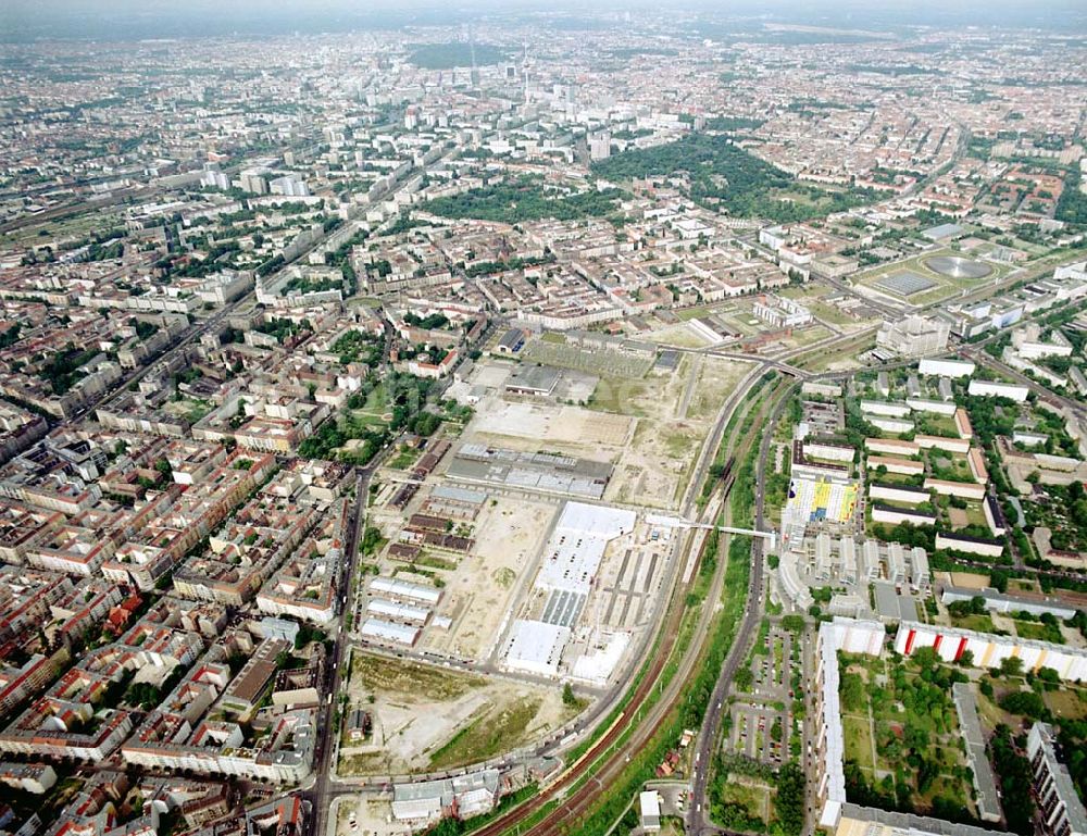 Aerial image Berlin - Friedrichshain - Stadtentwicklungsgebiet an der Eldenaer Straße / Landsberger Allee in Berlin Friedrichshain (Gelände der alten Schlachthöfe) - ein Projekt der SES Stadtentwicklungsgesellschaft Eldenaer Straße mbH, Thaerstraße 30/31 in 10249 BERLIN, Tel.: 030 42846133