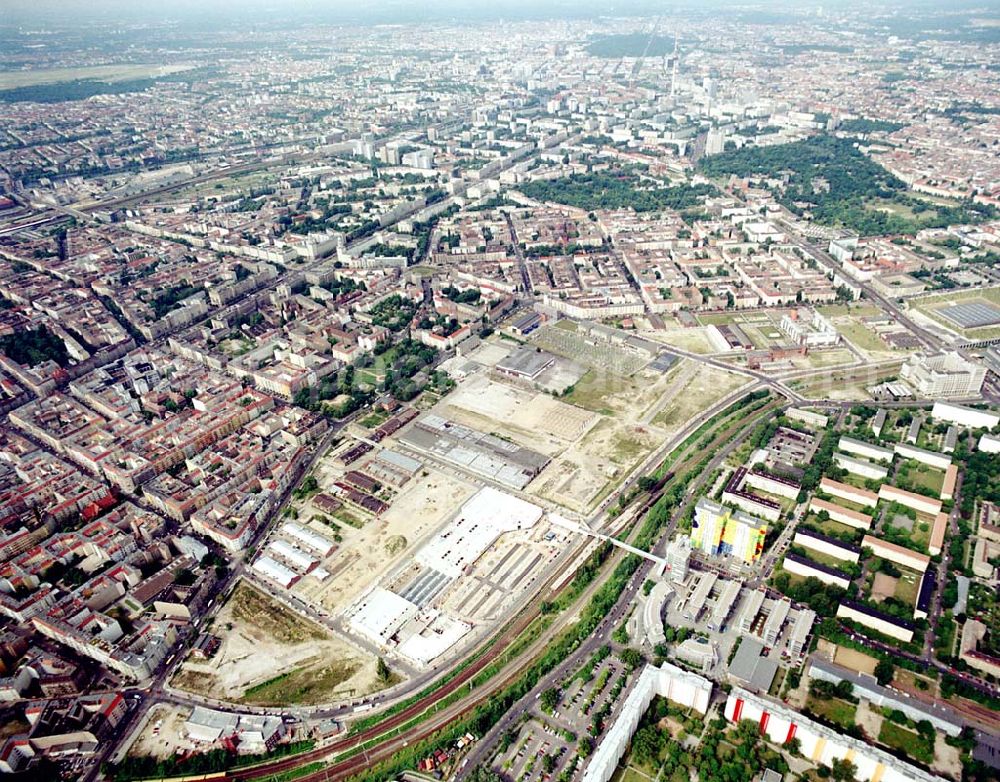 Aerial photograph Berlin - Friedrichshain - Stadtentwicklungsgebiet an der Eldenaer Straße / Landsberger Allee in Berlin Friedrichshain (Gelände der alten Schlachthöfe) - ein Projekt der SES Stadtentwicklungsgesellschaft Eldenaer Straße mbH, Thaerstraße 30/31 in 10249 BERLIN, Tel.: 030 42846133