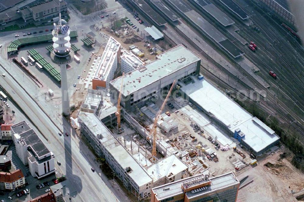 Aerial photograph Hannover - Bau des Einkaufscenter Raschplatz - einer KAUFLAND-Niederlassung und eines ETAP-Hotels am Hannover Hauptbahnhof durch die KAUFLAND Objektmanagement GmbH im Senator-Schwarz-Ring 24 in 59494 Soest, Tel..02921-6821114:Ausführende Firma: Projektbau Depenbrock (