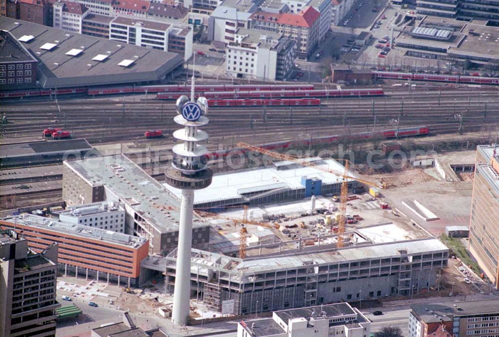 Hannover from the bird's eye view: Bau des Einkaufscenter Raschplatz - einer KAUFLAND-Niederlassung und eines ETAP-Hotels am Hannover Hauptbahnhof durch die KAUFLAND Objektmanagement GmbH im Senator-Schwarz-Ring 24 in 59494 Soest, Tel..02921-6821114:Ausführende Firma: Projektbau Depenbrock (