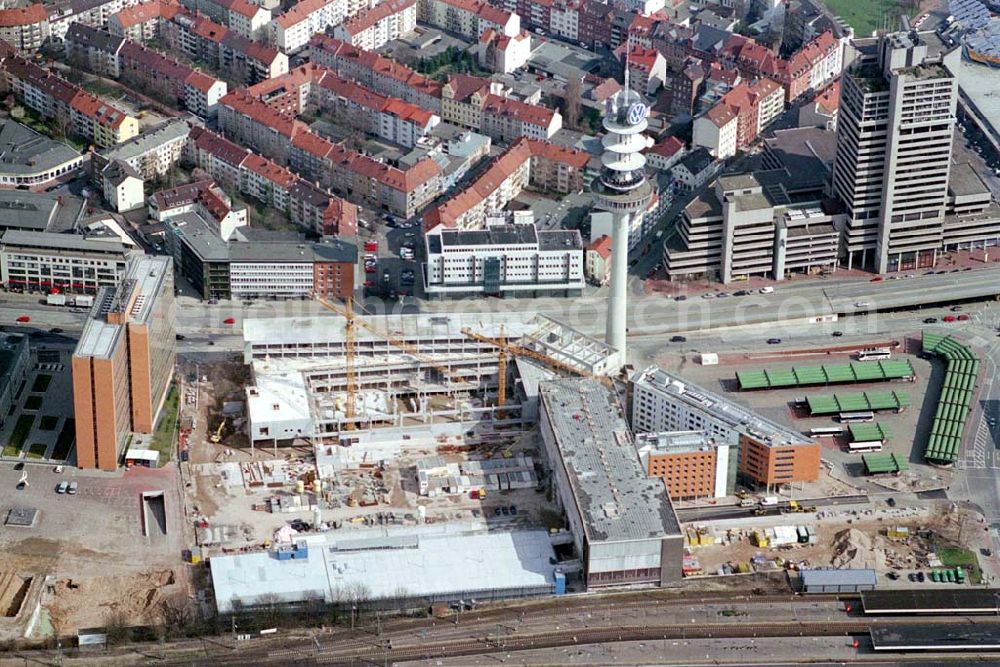 Aerial photograph Hannover - Bau des Einkaufscenter Raschplatz - einer KAUFLAND-Niederlassung und eines ETAP-Hotels am Hannover Hauptbahnhof durch die KAUFLAND Objektmanagement GmbH im Senator-Schwarz-Ring 24 in 59494 Soest, Tel..02921-6821114:Ausführende Firma: Projektbau Depenbrock (