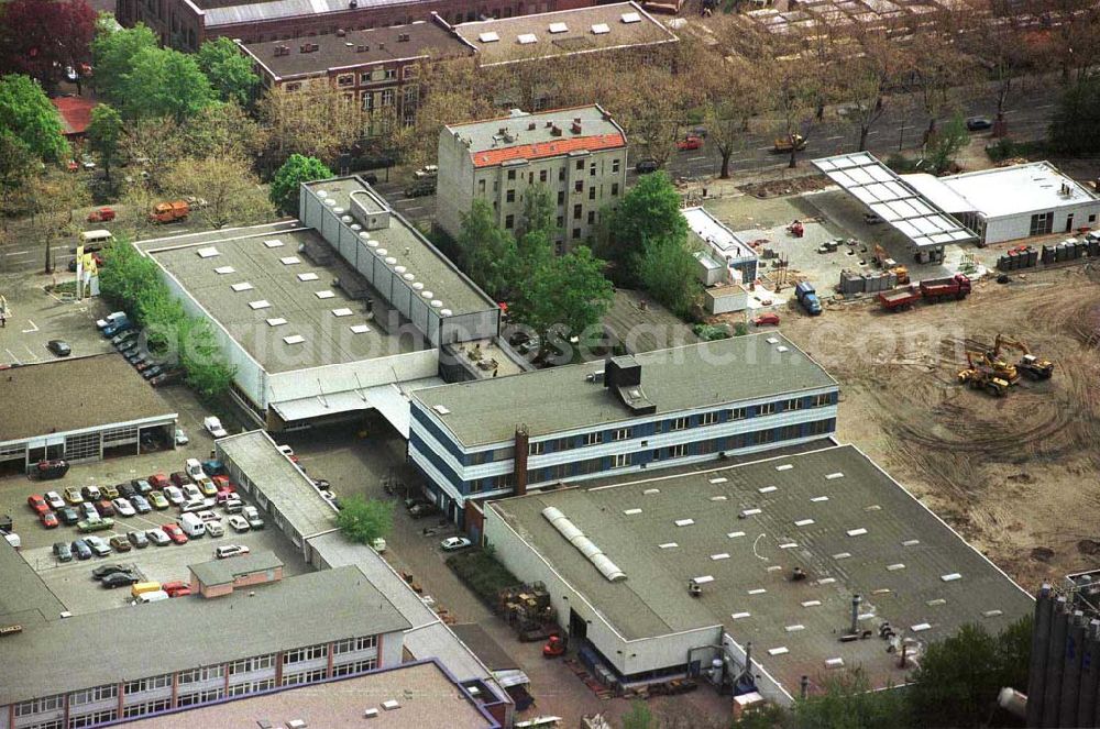 Aerial photograph Berlin-Reinickendorf - Werksgelände der Firma GERB Schwingungsisolierungen GmbH in der Roedernallee 174 bis 176 in 13407 Berlin / Tel.: 030,41910