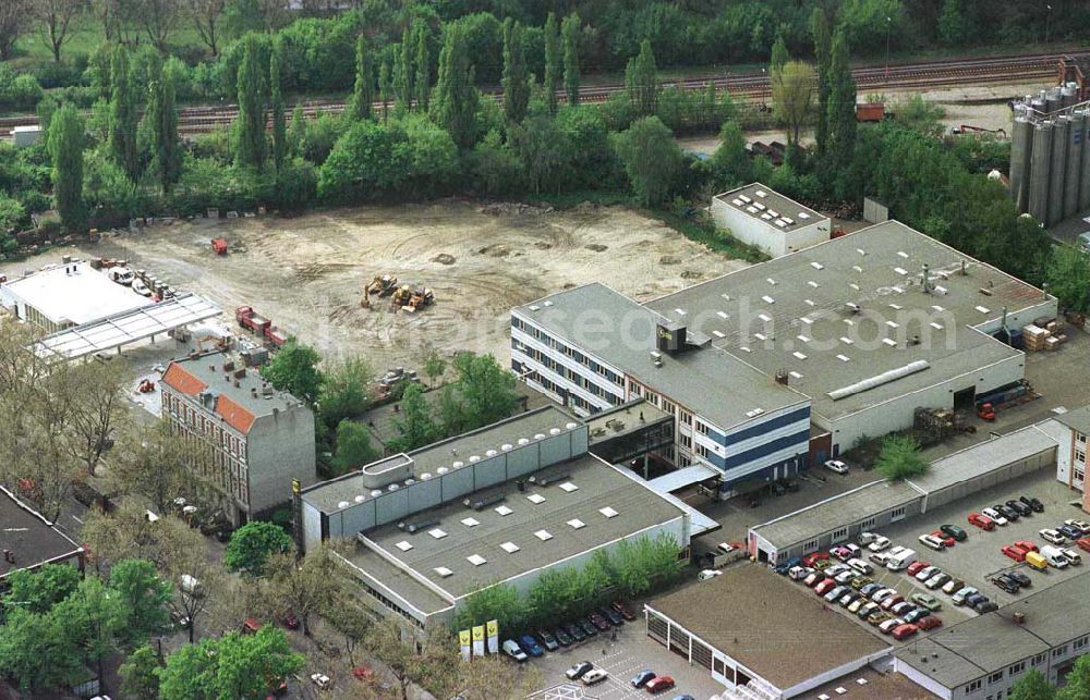 Aerial image Berlin-Reinickendorf - Werksgelände der Firma GERB Schwingungsisolierungen GmbH in der Roedernallee 174 bis 176 in 13407 Berlin / Tel.: 030,41910