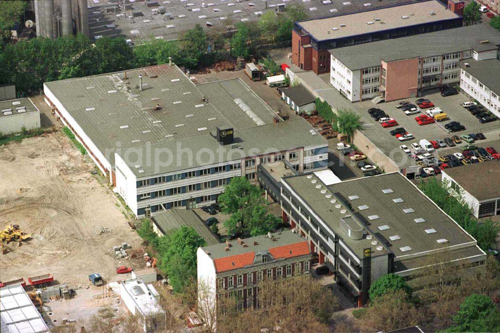 Aerial photograph Berlin-Reinickendorf - Werksgelände der Firma GERB Schwingungsisolierungen GmbH in der Roedernallee 174 bis 176 in 13407 Berlin / Tel.: 030,41910