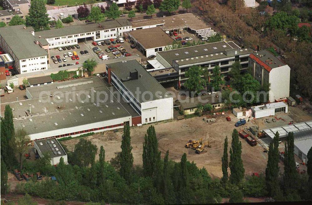 Aerial image Berlin-Reinickendorf - Werksgelände der Firma GERB Schwingungsisolierungen GmbH in der Roedernallee 174 bis 176 in 13407 Berlin / Tel.: 030,41910