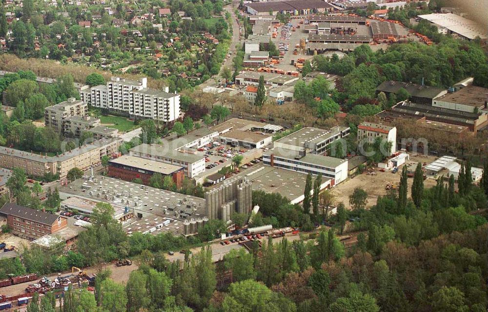 Aerial photograph Berlin-Reinickendorf - Werksgelände der Firma GERB Schwingungsisolierungen GmbH in der Roedernallee 174 bis 176 in 13407 Berlin / Tel.: 030,41910