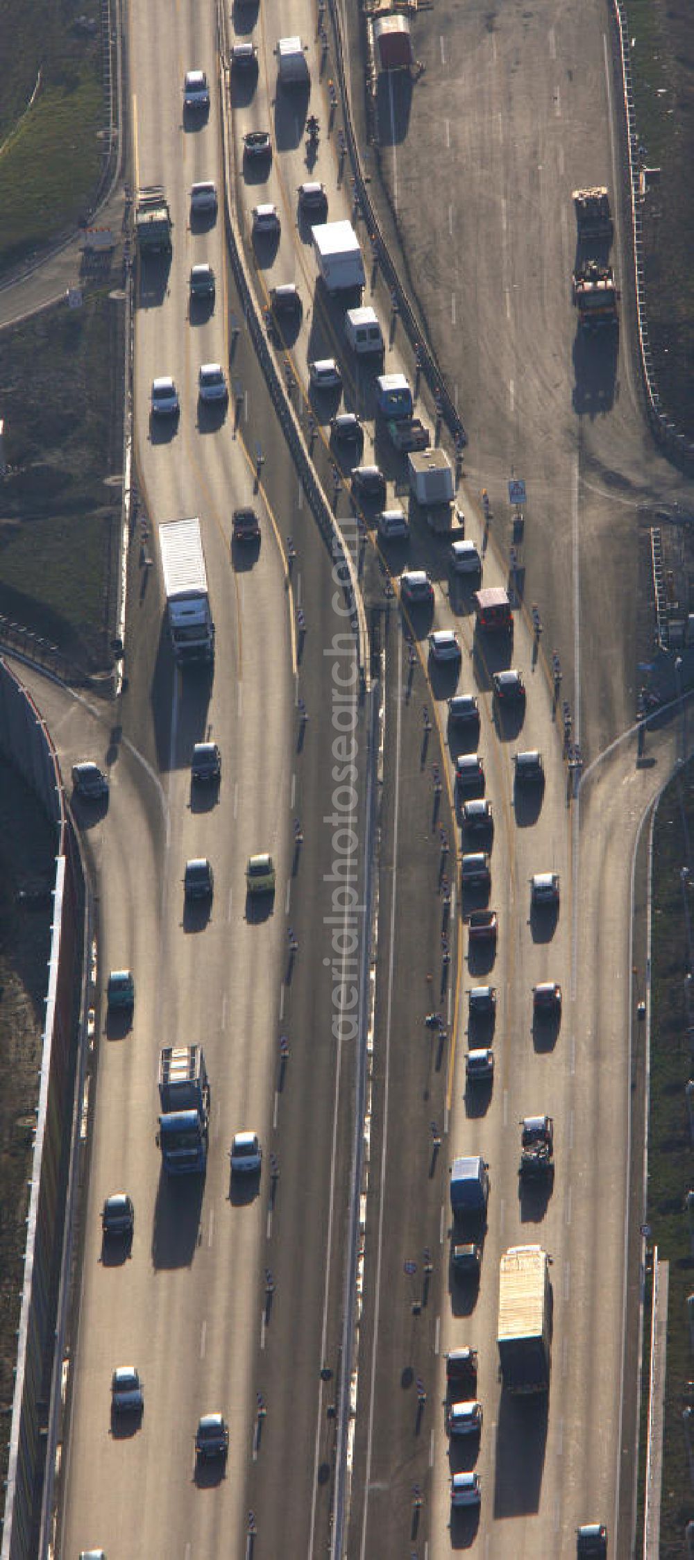 Bochum from the bird's eye view: Stau auf der A40 Autobahn und Bundesstraße B1 bei Bochum in Nordrhein-Westfalen. Traffic jam on the A40 motorway and the through road B1 in the near of Bochum in North Rhine-Westphalia.