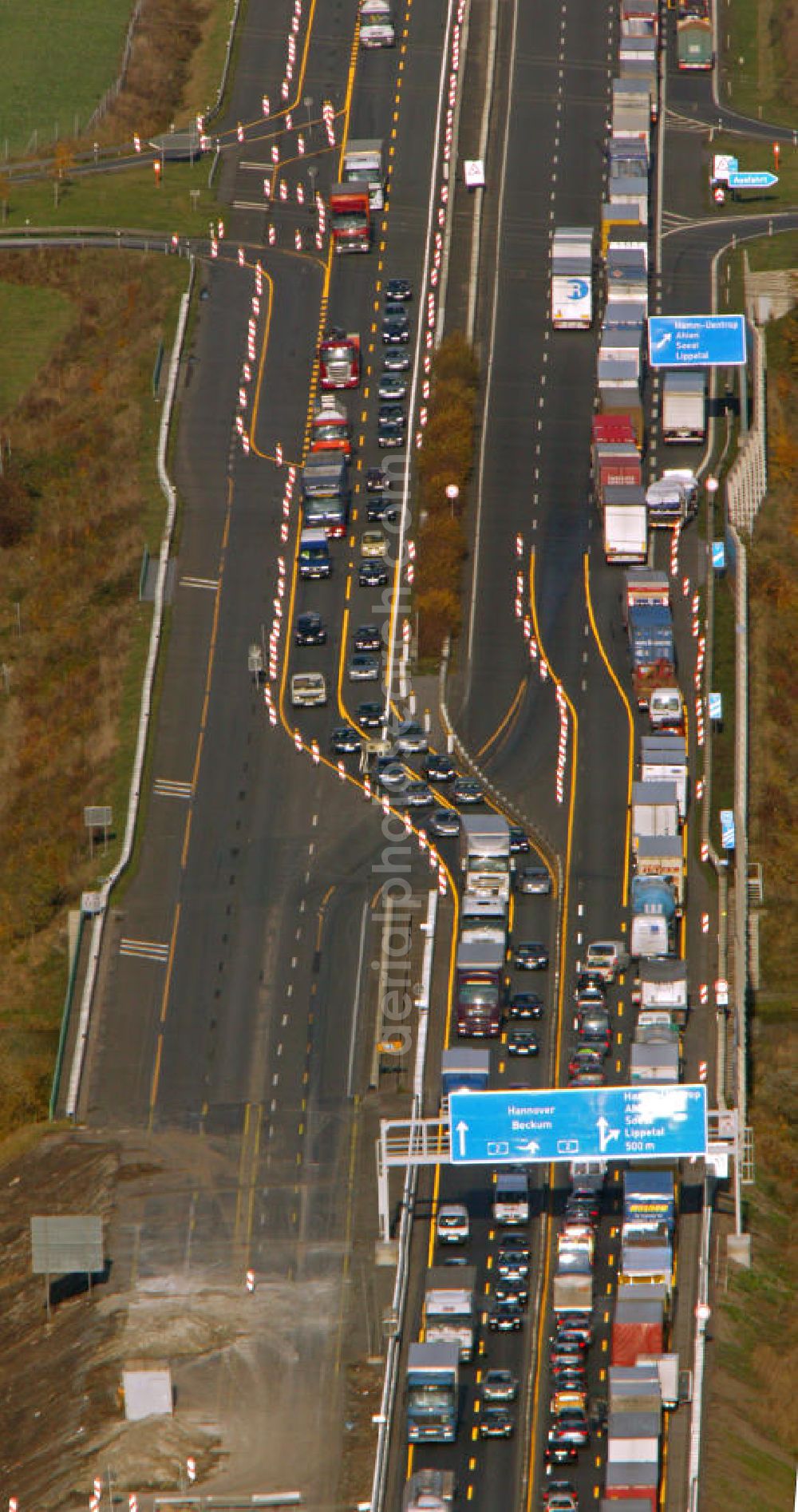 Aerial photograph Hamm - Stau auf der A2 Autobahn bei Hamm in Nordrhein-Westfalen. Traffic jam on the A2 motorway in the near of Hamm in North Rhine-Westphalia.