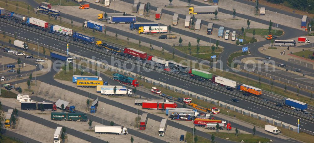 Hamm from the bird's eye view: Stau auf der A2 Autobahn bei Hamm in Nordrhein-Westfalen. Traffic jam on the A2 motorway in the near of Hamm in North Rhine-Westphalia.