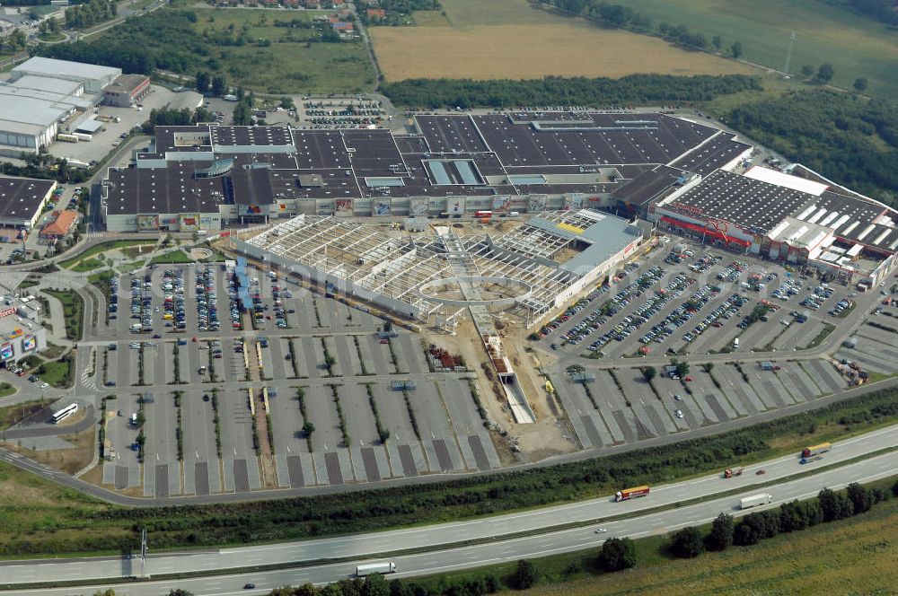 Aerial photograph Wildau - Blick auf das A10 Center mit dem im Dezember 2008 gestoppten noch nicht fertiggestelltem Erweiterungsbau. Im August 2009 stellte die Objektgesellschaft S.a.r.l. & Co. KG einen Insolvenzantrag.