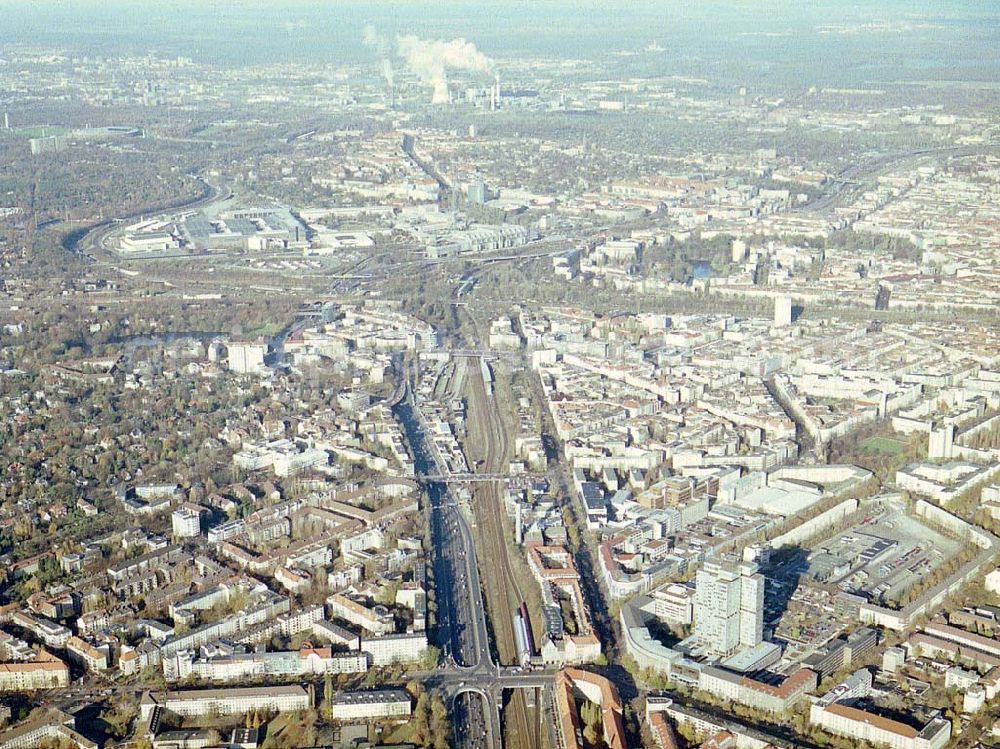 Aerial image Berlin - Wilmersdorf - A 100 Schnellstraßenbereich am Hohenzollerndamm in Berlin - Wilmersdorf.