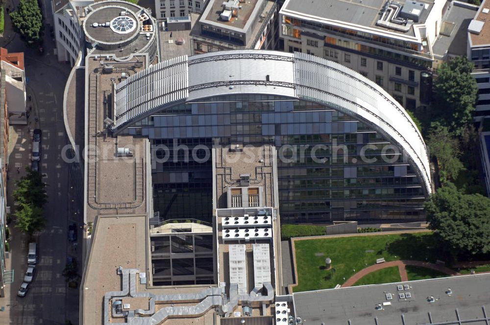 Aerial photograph Hamburg - Blick auf den ABC-Bogen, in der ABC-Strasse, der ältesten Strasse Hamburgs im Stadtteil Neustadt. Das halbrunde Bürogebäude ist der Sitz der Google Germany GmbH und eines der modernsten und fortschrittlichsten Bürogebäude Europas. View of the ABC-arch, in the ABC-Strasse, the oldest street in Hamburg's Neustadt district. The semi-circular office building is the headquarters of Google Inc. and one of the most modern and advanced office buildings in Europe. Kontakt: ABC-Strasse 19, 20354 Hamburg, Tel: +49(0)40 808179 000, Fax: +49(0)40 4921919