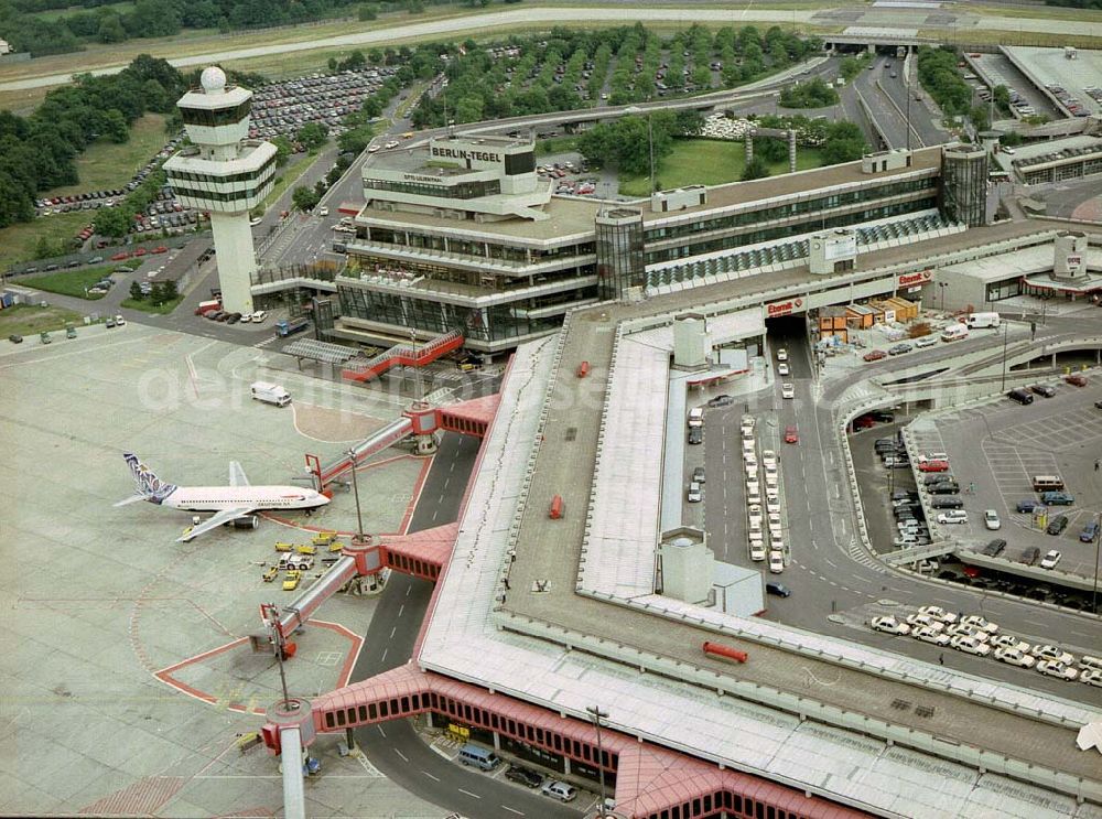 Aerial photograph Berlin-Tegel - Abfertigung am Flughafen TXL.