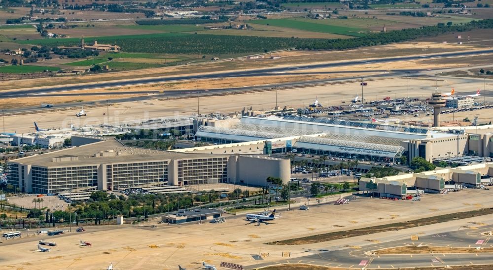 Aerial image Palma - Dispatch building and terminals on the premises of the airport Sant Joan in the district Llevant de Palma District in Palma in Balearische Insel Mallorca, Spain