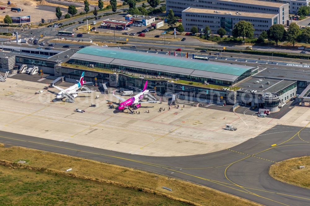 Dortmund from the bird's eye view: Dispatch building and terminals on the premises of the airport in Dortmund in the state North Rhine-Westphalia, Germany