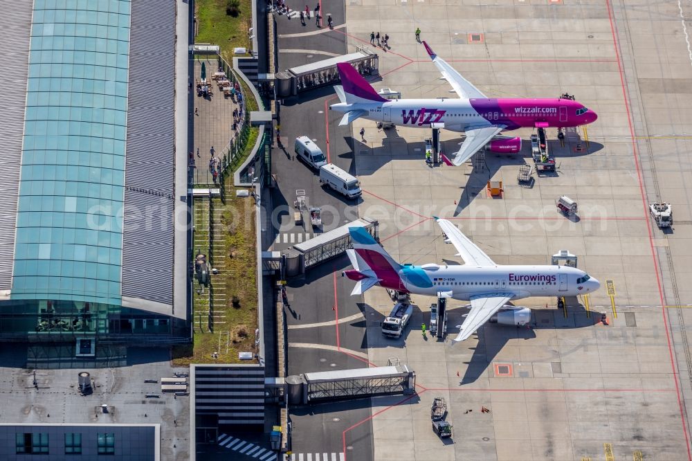 Aerial photograph Dortmund - Dispatch building and terminals on the premises of the airport in Dortmund in the state North Rhine-Westphalia, Germany