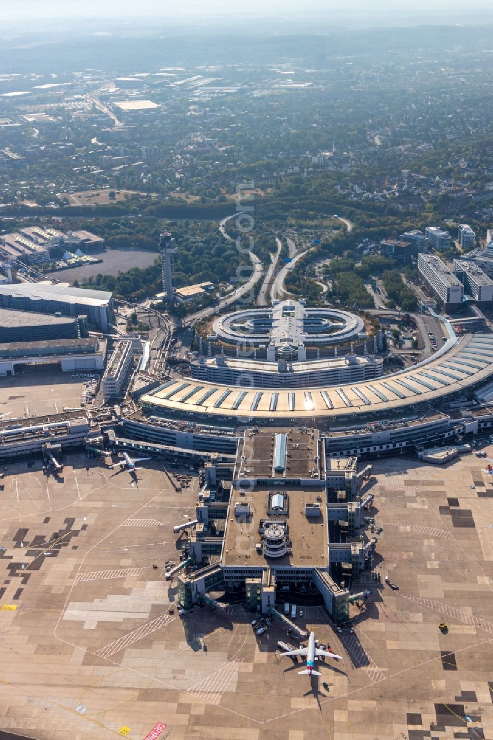 Aerial image Düsseldorf - Dispatch building and terminals on the premises of the airport in Duesseldorf in the state North Rhine-Westphalia, Germany